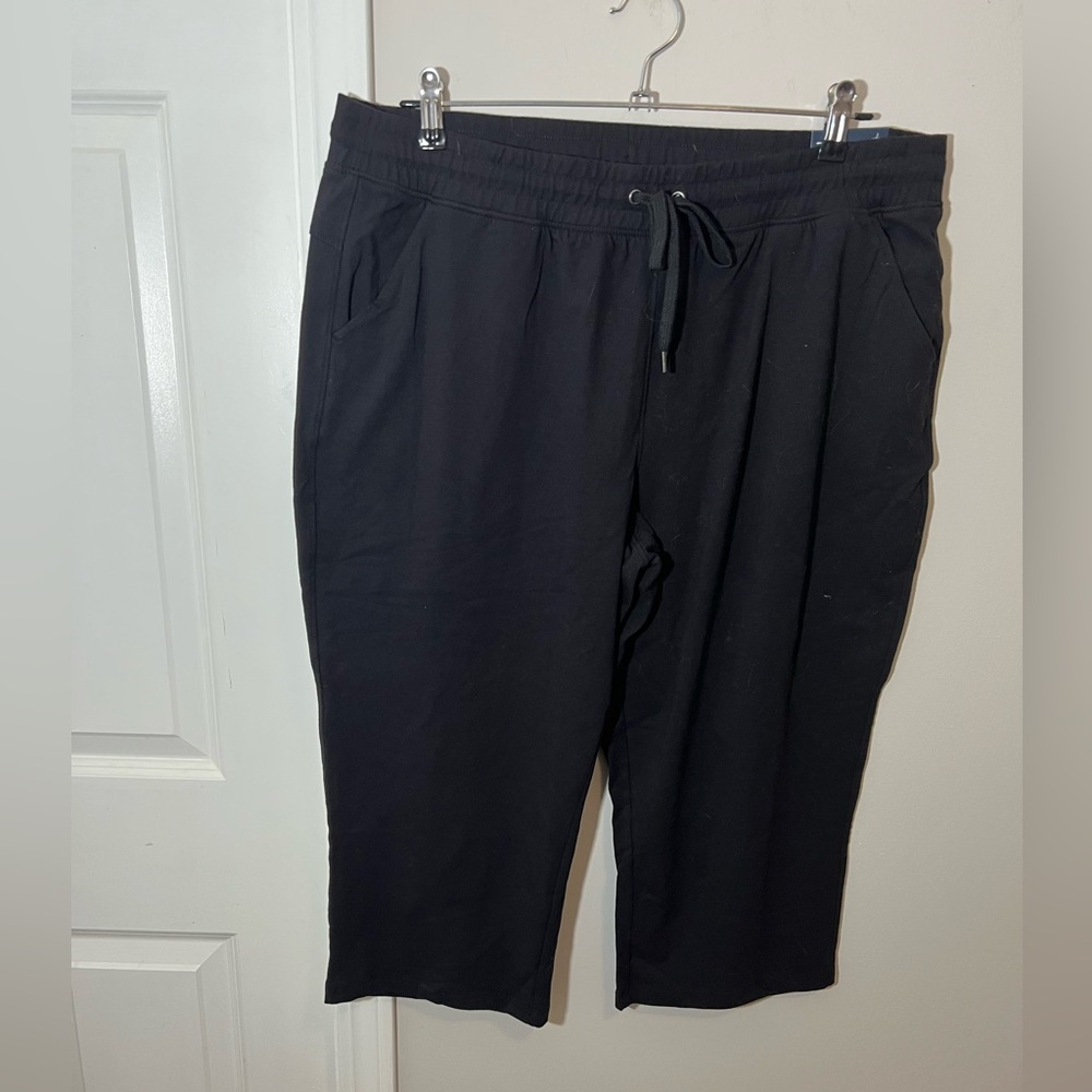 NWT Tek Gear Midrise Capri